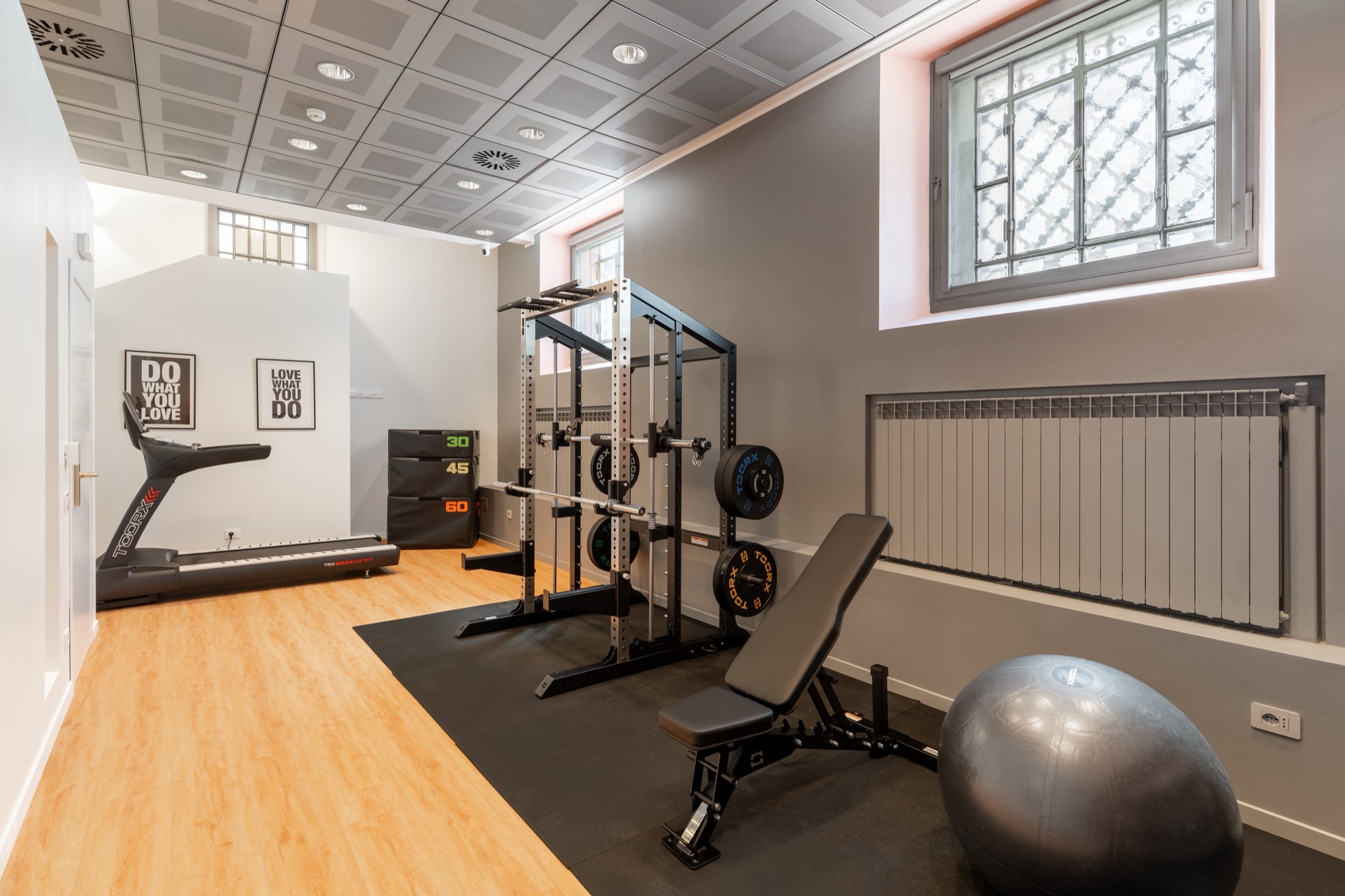 studio-professionale-milano-rack-bilanciere-panca-fitball-allenamento-20ce30c
